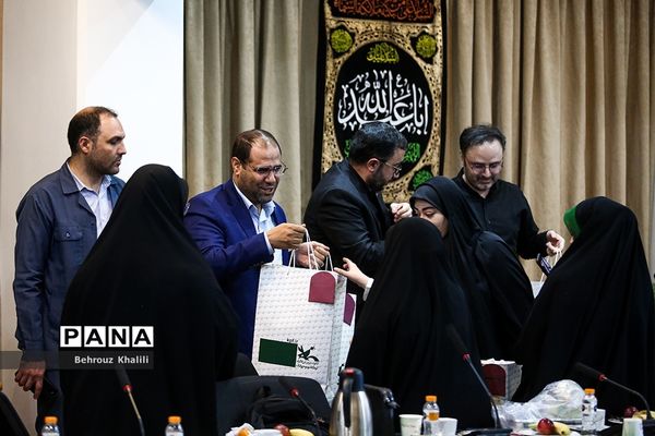 آیین تجلیل از خبرنگاران و اصحاب رسانه توسط وزیرآموزش و پرورش