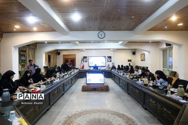 آیین تجلیل از خبرنگاران و اصحاب رسانه توسط وزیرآموزش و پرورش