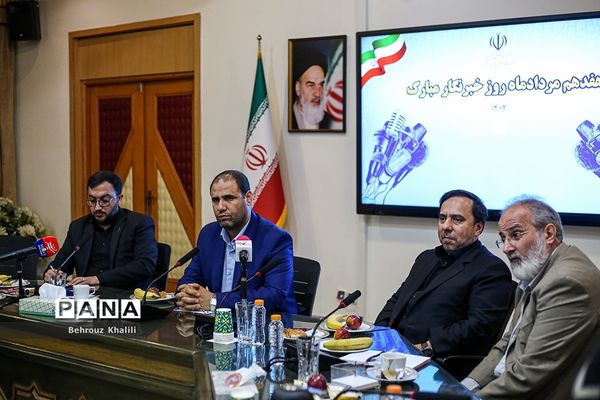 آیین تجلیل از خبرنگاران و اصحاب رسانه توسط وزیرآموزش و پرورش