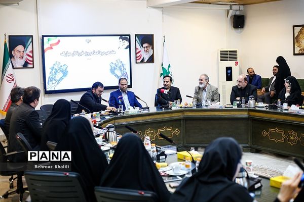 آیین تجلیل از خبرنگاران و اصحاب رسانه توسط وزیرآموزش و پرورش