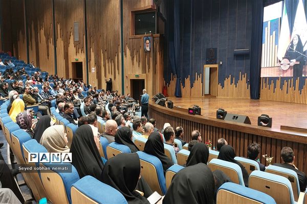 آیین گرامیداشت شهدای مدافع حرم رسانه و روز خبرنگار