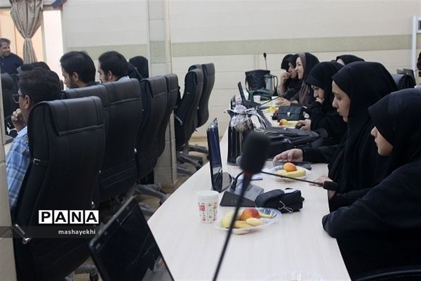 نشست صمیمی اصحاب رسانه با مدیرکل آموزش و پرورش استان کرمان
