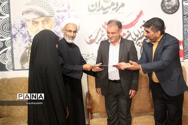 تجلیل از خبرنگاران پانا توسط رئیس رسانه و تبلیغات فرهنگ و ارشاد اسلامی کرمان