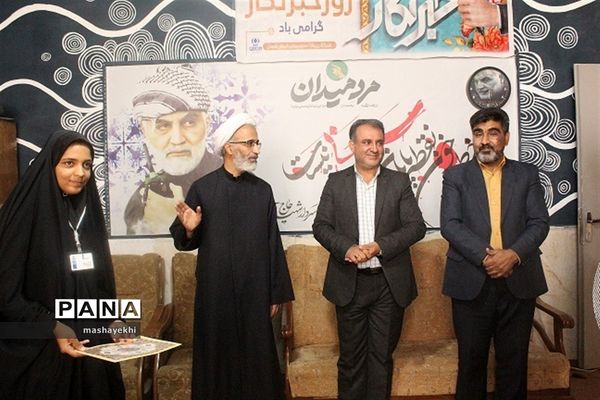 تجلیل از خبرنگاران پانا توسط رئیس رسانه و تبلیغات فرهنگ و ارشاد اسلامی کرمان