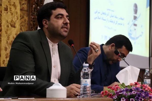 نشست صمیمی مدیرکل فرهنگ و ارشاد اسلامی آذربایجان شرقی با اصحاب رسانه
