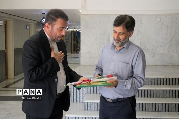 به مناسبت روز خبرنگار  دیدار مدیرکل آموزش و پرورش استان بوشهر با مدیر کل صدا و سیما بوشهر  و کارکنان