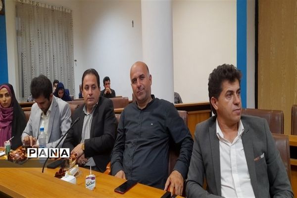 نشست خبرنگاران در فرمانداری شهرستان نور