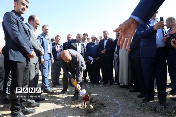 آیین کلنگ زنی پروژه مدرسه 24 کلاسه ابتدایی روستای بادکی ارومیه