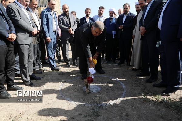 آیین کلنگ زنی پروژه مدرسه 24 کلاسه ابتدایی روستای بادکی ارومیه