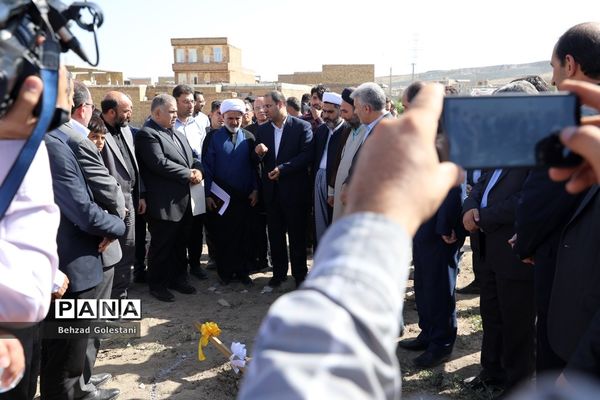 آیین کلنگ زنی پروژه مدرسه 24 کلاسه ابتدایی روستای بادکی ارومیه