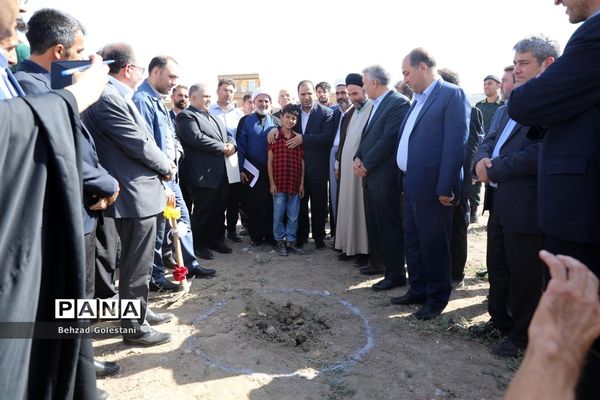 آیین کلنگ زنی پروژه مدرسه 24 کلاسه ابتدایی روستای بادکی ارومیه