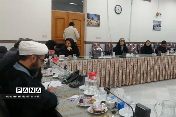 تجلیل از خبرنگار پانا در  روز خبرنگار با حضور مسئولان شهرستان نایین