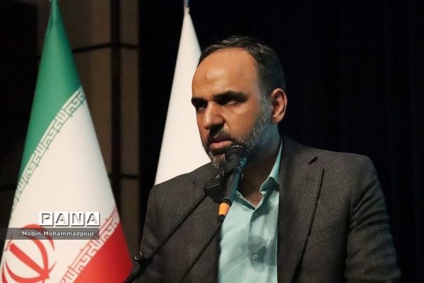 نشست خبری معاون امور مطبوعاتی و اطلاع رسانی وزارت فرهنگ و ارشاد اسلامی با خبرنگاران تبریزی