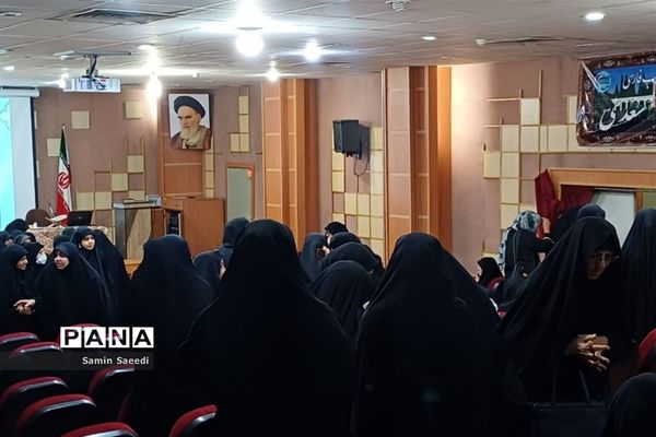 دوره آموزش معارف و اندیشه اسلامی بسیجیان در فرهنگسرای طاووسیه شیراز