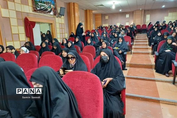 دوره آموزش معارف و اندیشه اسلامی بسیجیان در فرهنگسرای طاووسیه شیراز