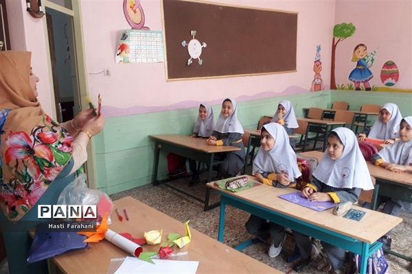 برگزاری کلاس‌های آموزشی تابستانه در مدرسه ریحانه‌النبی شهرستان‌قرچک