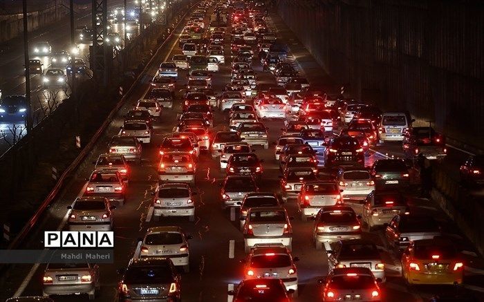 کمبود شدید ظرفیت شبکه معابر تهران برای حجم بالای خودروها