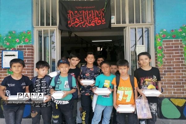 عزاداری دانش‌آموزان عاشورایی در پایگاه تابستانه مدرسه شیخ جنید(ره) پیشوا