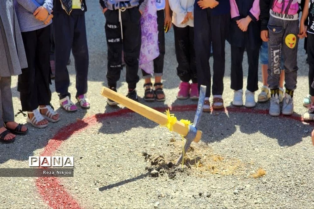 آیین کلنگ‌زنی ساخت سالن ورزشی در شهرستان بهارستان