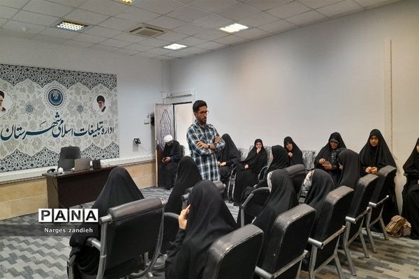 برگزاری کلاس سواد رسانه‌ای ویژه بانوان در شهرستان ملارد
