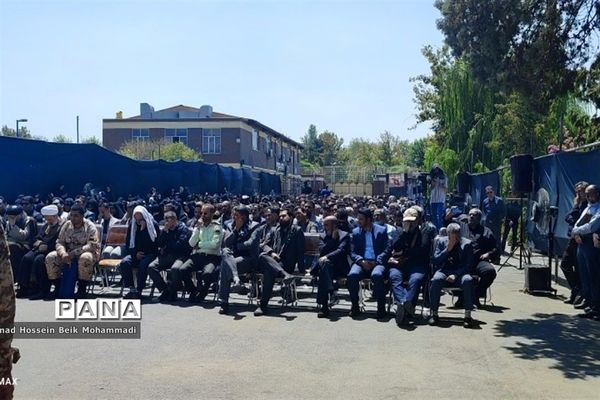 تشییع پیکر شهید دانش‌آموز در اداره‌کل آموزش و پرورش شهرستان‌های استان تهران