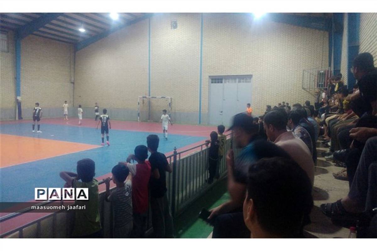 آغاز مرحله نهایی مسابقات قهرمانی فوتسال دانش‌آموزان نونهال استان در فیروزه
