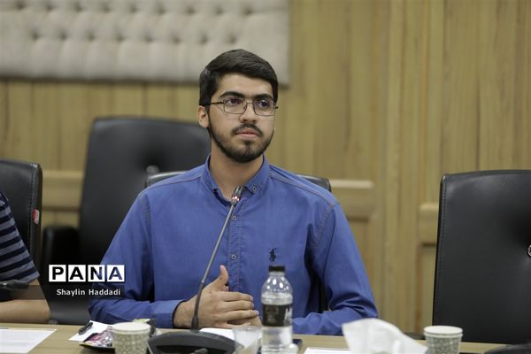 نشست خبری سرزمین هنری رسانه‌ای سورنا