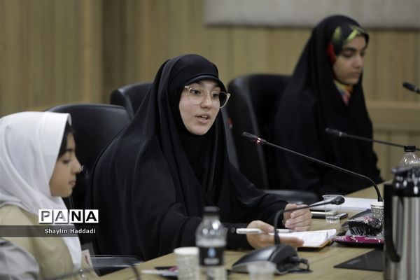 نشست خبری سرزمین هنری رسانه‌ای سورنا