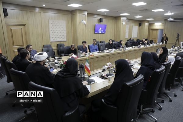 نشست خبری سرزمین هنری رسانه‌ای سورنا