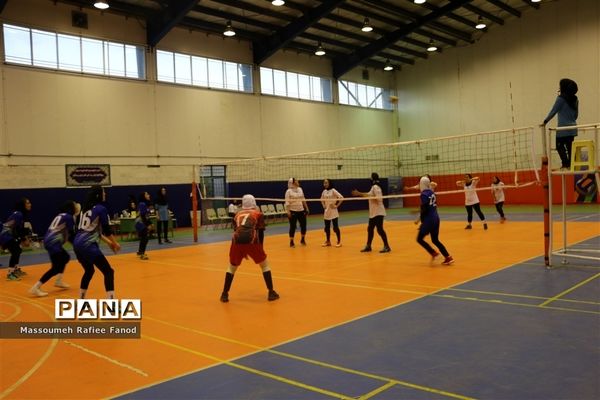 برگزاری مسابقات والیبال جام آزاد در گلمکان