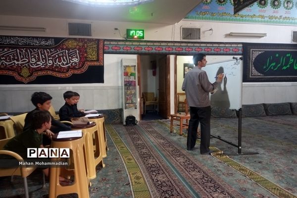 برگزاری کلاس قرآن در پایگاه بسیج شهید فلاح