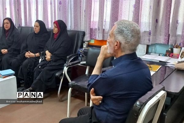 بازدید کادر مدرسه نورقلم شهرستان قرچک از مدرسه علوی تهران