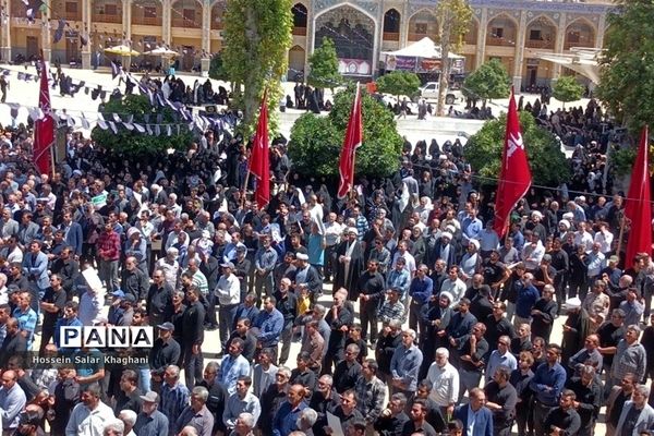 وداع با ۲  شهید حادثه تروریستی با حضور پر شور مردم شیراز