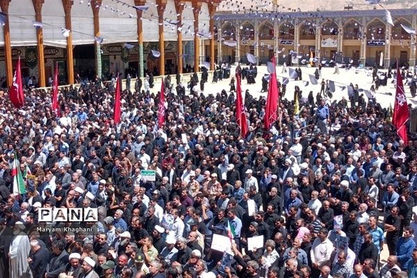 وداع با ۲  شهید حادثه تروریستی با حضور پر شور مردم شیراز