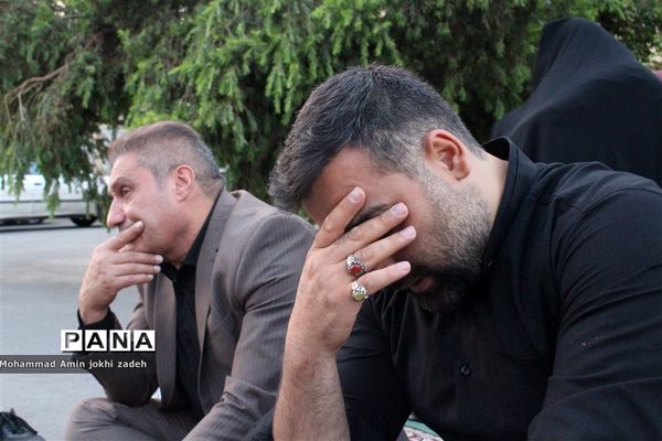 برگزاری مراسم قرائت زیارت عاشورا در یادمان شهید گمنام اداره‌کل آموزش و پرورش شهرستان‌های استان تهران