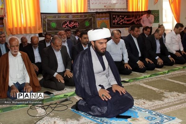 اقامه نماز جماعت در آموزش و پرورش استان بوشهر