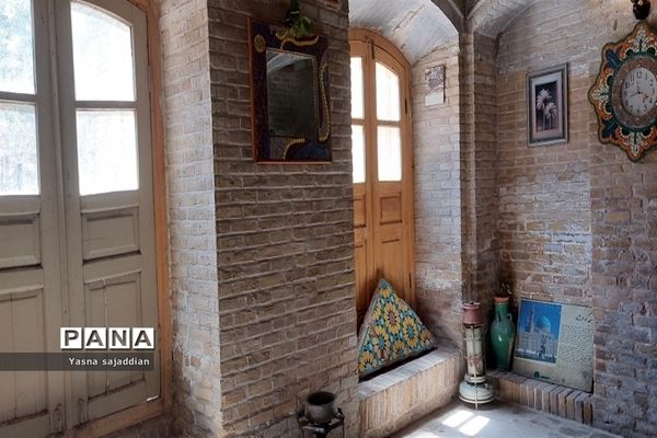 عمارت داروغه تلفیق هنر روسی و ایرانی