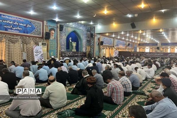 حضور روسا و مدیران آموزش و پرورش استان بوشهر در نماز جمعه