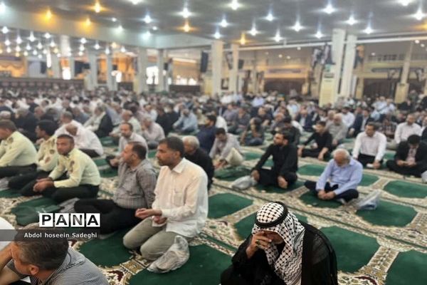 حضور روسا و مدیران آموزش و پرورش استان بوشهر در نماز جمعه