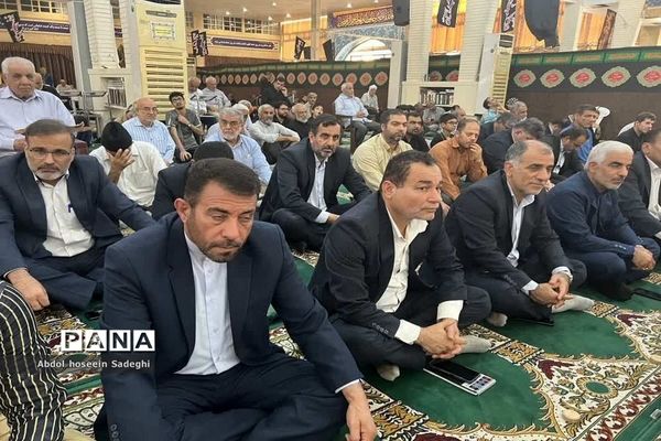 حضور روسا و مدیران آموزش و پرورش استان بوشهر در نماز جمعه