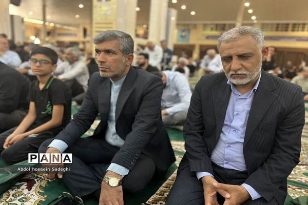 حضور روسا و مدیران آموزش و پرورش استان بوشهر در نماز جمعه