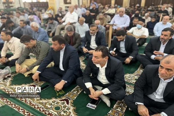 حضور روسا و مدیران آموزش و پرورش استان بوشهر در نماز جمعه