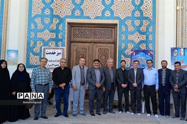 میزخدمت نواحی چهارگانه آموزش و پرورش فارس در نماز جمعه