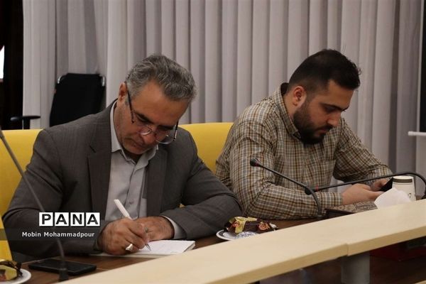 نشست خبری مدیرکل نوسازی، توسعه و تجهیز مدارس آذربایجان شرقی