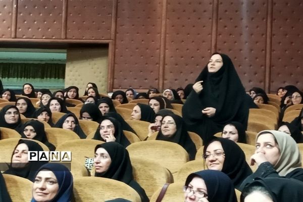 دومین دوره طرح سپهر دانش و معرفت جهت توانمند‌سازی مشاوران مدارس