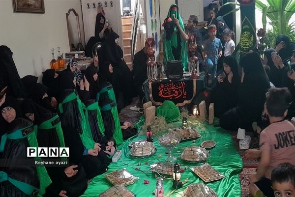 روضه خانگی مجلس عزاداری حضرت رقیه با دکلمه خوانی دانش‌آموزان عضو سازمان دانش‌آموزی