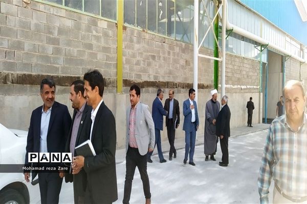 بازدید فرماندار کاشمر از کارخانه  کاشی زهره