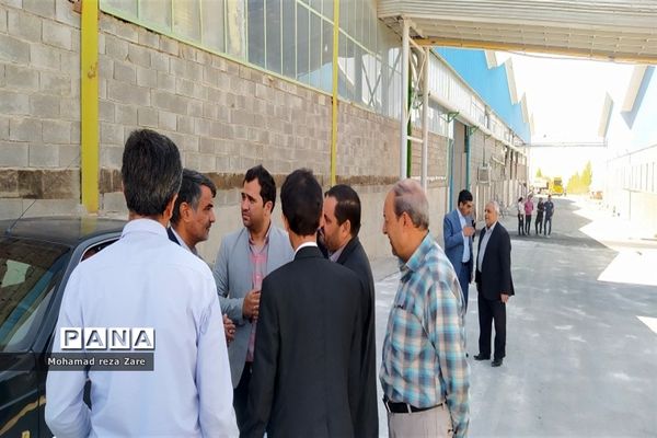 بازدید فرماندار کاشمر از کارخانه  کاشی زهره