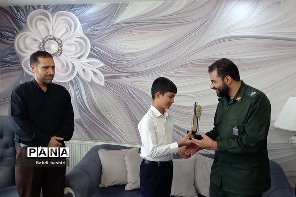 تجلیل از دانش‌آموز رودهنی مدال‌آور رباتیک جهانی پِکن