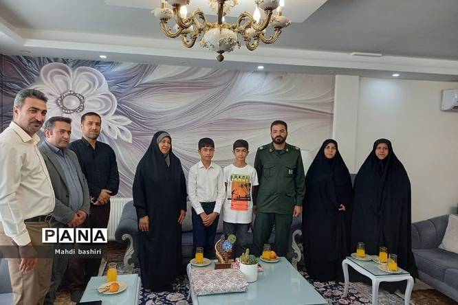 تجلیل از دانشآموز رودهنی مدالآور رباتیک جهانی پِکن